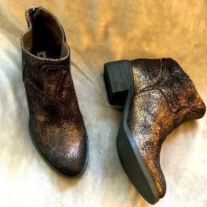 NOT RATED Sparkle Western Bootie - brand is sold at Buckle, a fav store!🌷